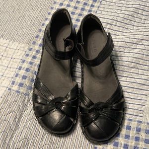 Aravon Clarissa Leather Fisherman Sandals - 12B